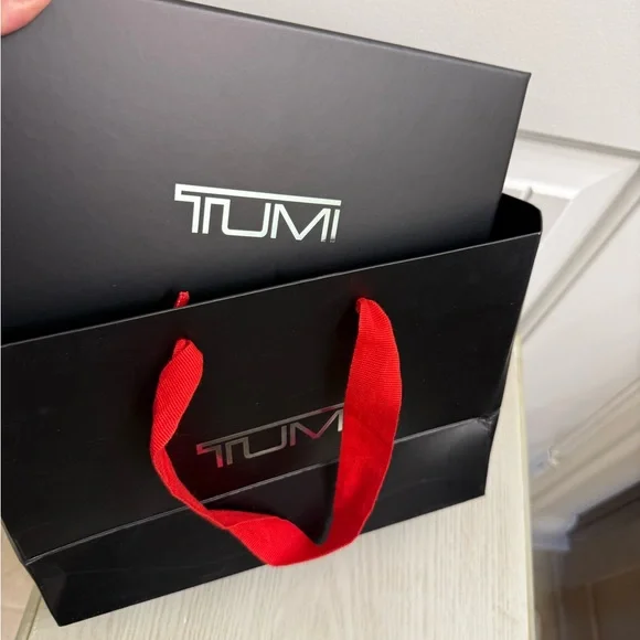 New with Box/Bag TUMI Pearl Pink Leather Crossbody Wallet - Picture 10 of 10